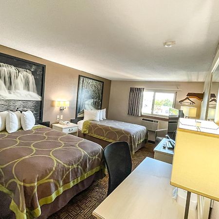 Super 8 By Wyndham Indianapolis Emerson Екстериор снимка
