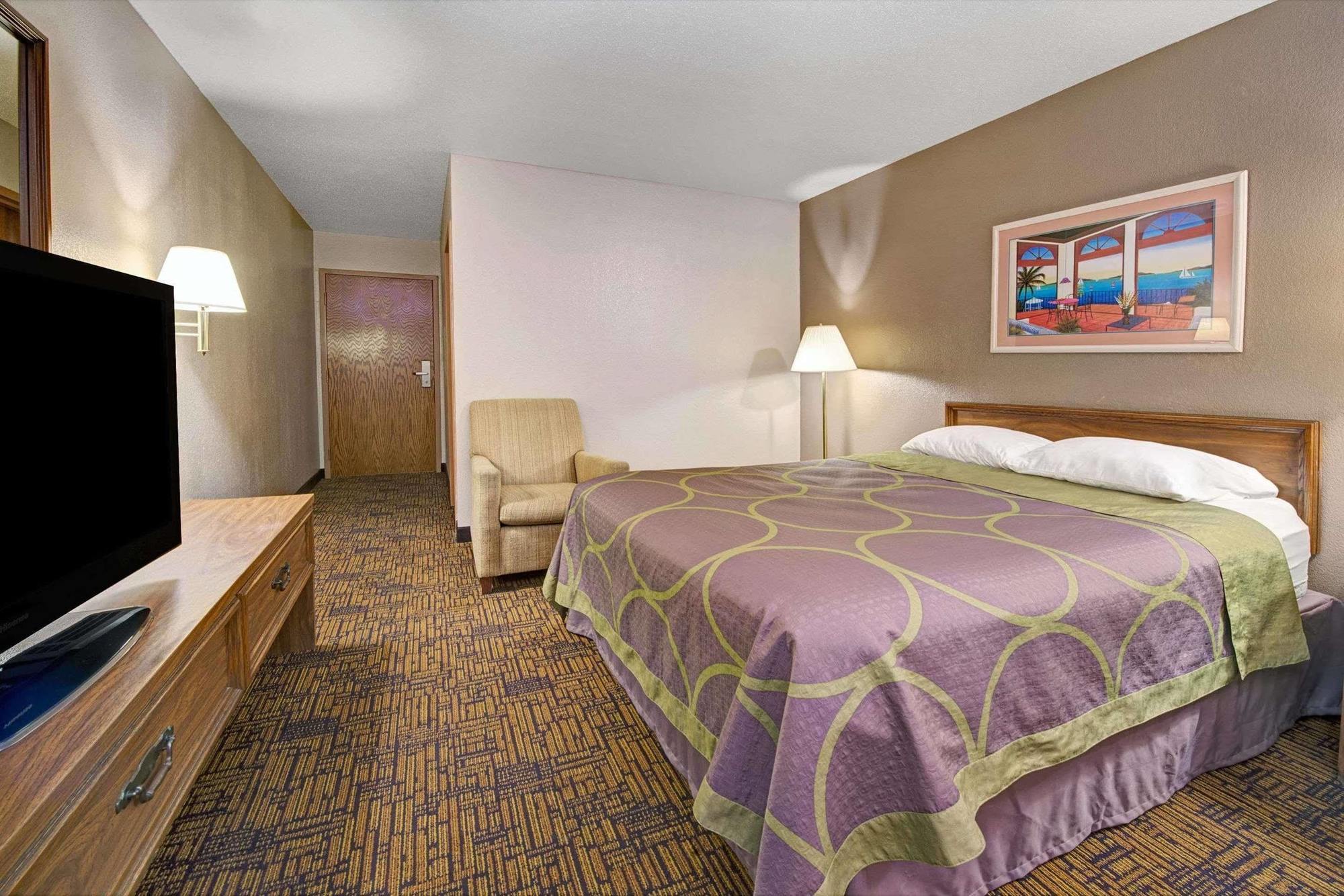 Super 8 By Wyndham Indianapolis Emerson Екстериор снимка